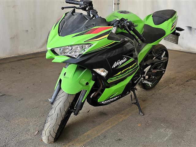 Veículo: KAWASAKI NINJA 400 