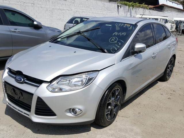 FORD FOCUS SEDAN2 015