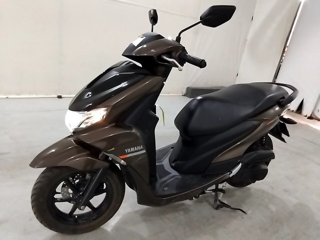 YAMAHA FLUO 125 2024/2025