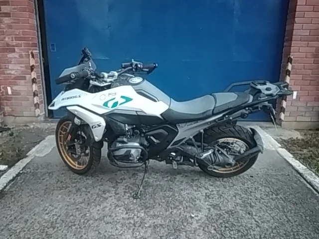 R1300 GS PLUS ANO 2024